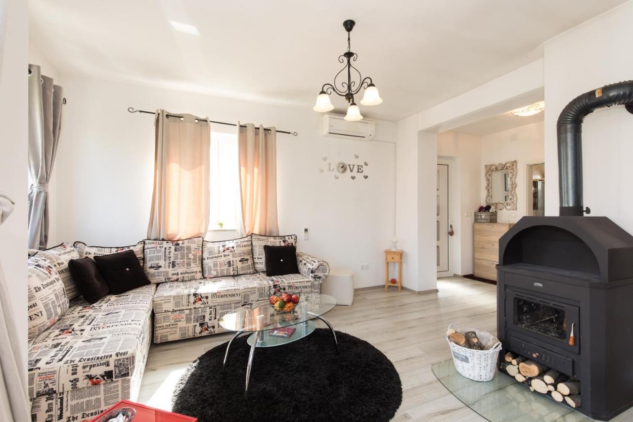 Chic Loft Appartment Krk Town Kültér fotó